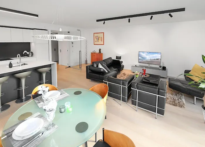 Apartment 2 Bedroom In *